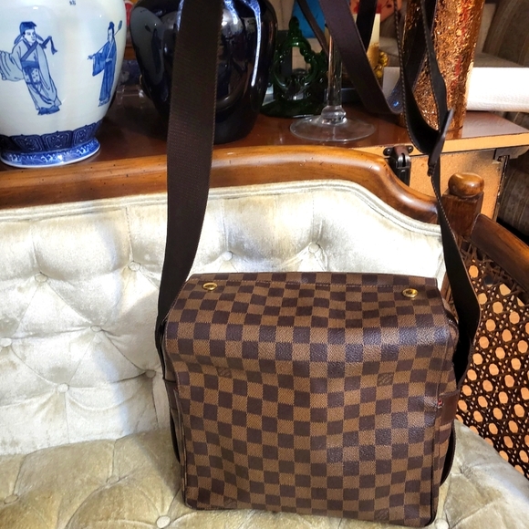(SOLD)Authentic Louis Vuitton Damier Ebene Structured Naviglio UniseX bag - Picture 2 of 13